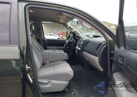 2013 Toyota Tundra Grade 5.7L V8 z USA, uszkodzony, nr VIN 5TFCY5F14DX014824